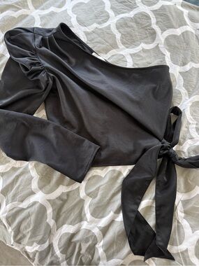 Leith Black Satin Cropped Asymmetrical One shoulder Top